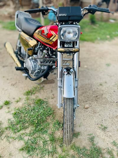 Honda 125 Gold edition