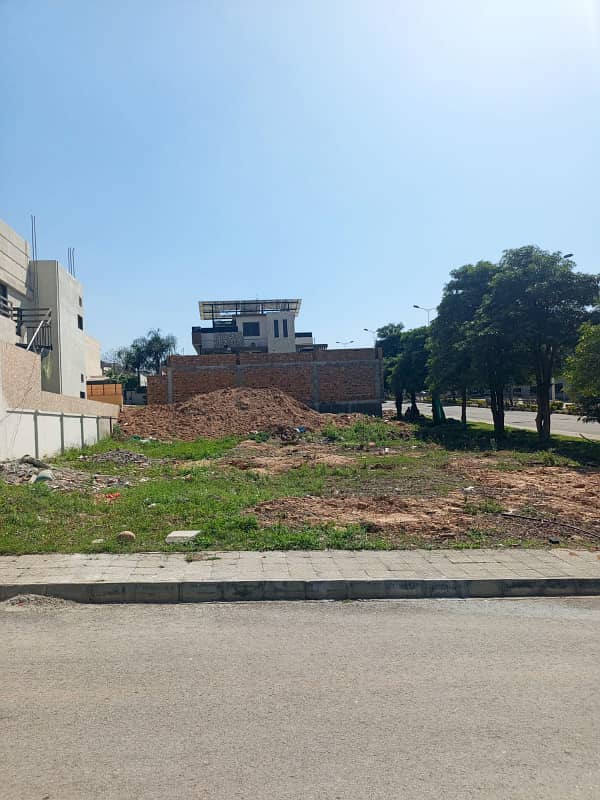 10 Marla Solid Plot For Sale 2