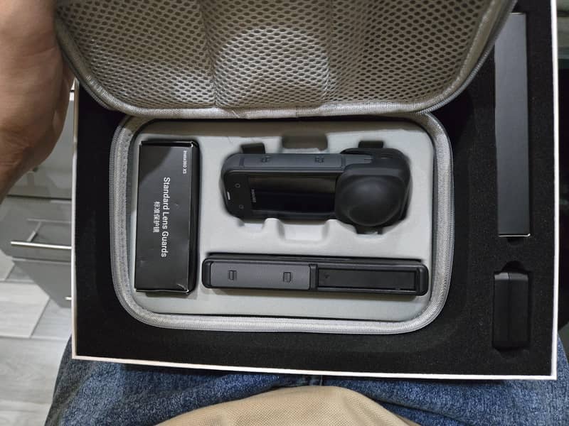 Insta360 x5 essential Bundle 0