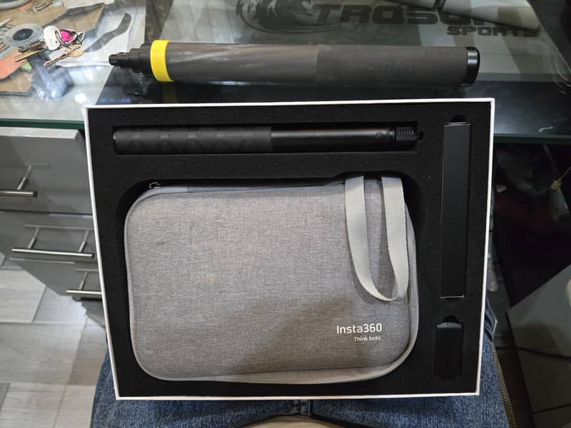 Insta360 x5 essential Bundle 8