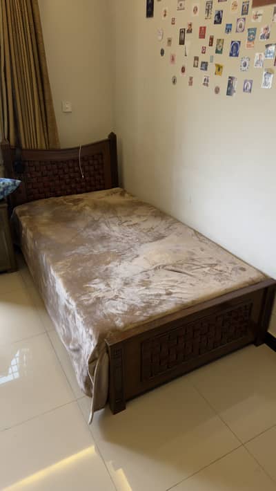 THREE SINGLE BED AVAILABLE WOODEN NO CRACKS NO PROBLEM