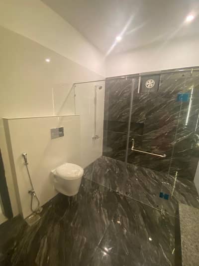 luxury 4bed dd available on rent on main khalid bin waleeed road stylish big lounge flat and huge bed room sizes