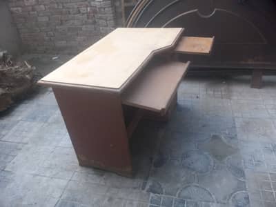 COMPUTER TABLE SAIL SAMANABAD,FAISALABAD