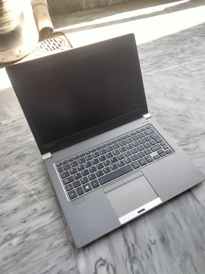 Toshiba z30-c Core i5 6th gen ultra slim laptop