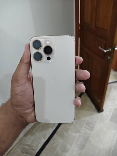 Selling my iphone 16 pro max  256 Gb Factory Unlock phy+esim