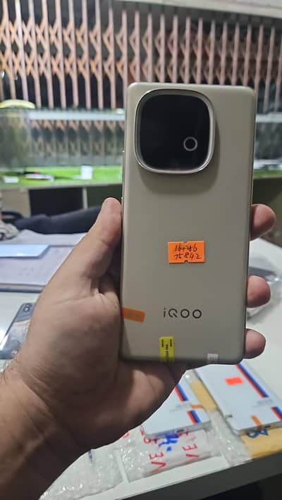 Vivo IQOO Z10 / 16GB-256GB / Non Pta non active / ( 31k tax ) / Stock