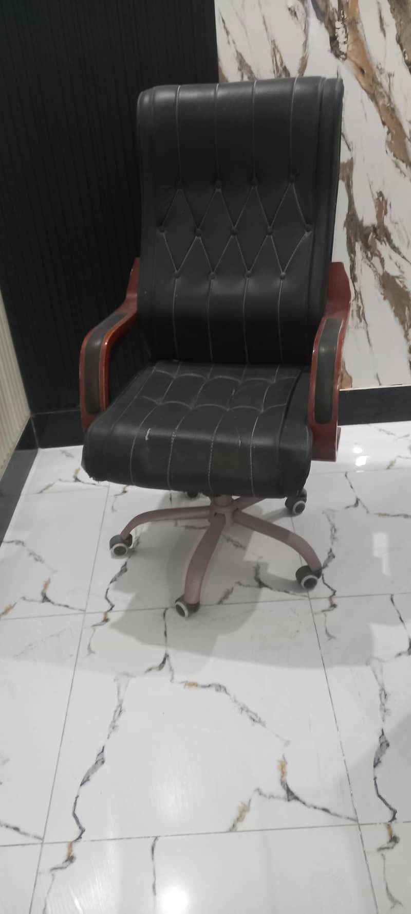 executive chair 1