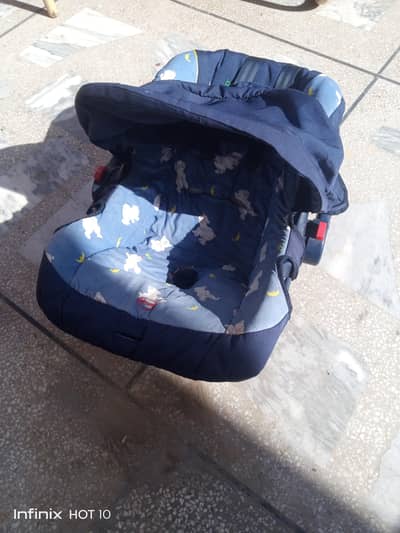 carry cot slightly used