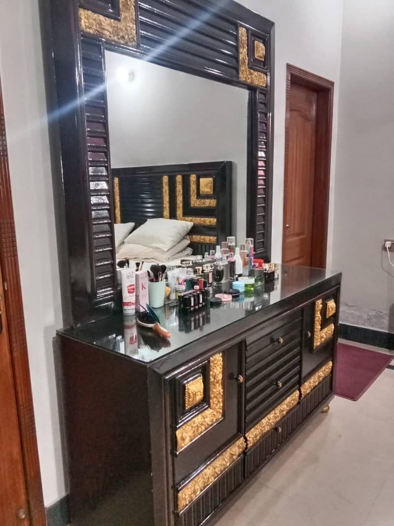 Bed and Dressing Table 9