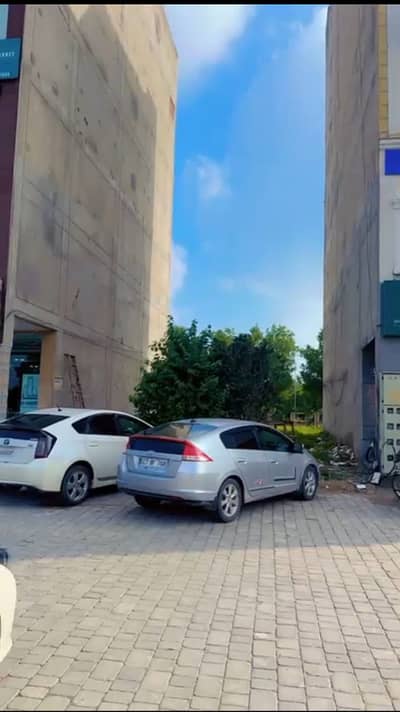 10 Marla Plot In M3 Extension-1 Lake City | Ideal Residential Location | Solid Land