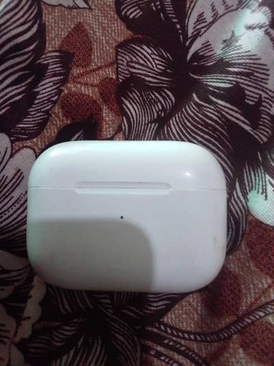 earbuds in good condition