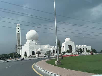 Invest In 19 Marla plot (Almost 1 kanal) M5 Block | Lake City | Budget friendly best option