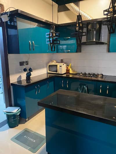 Gulistan e jauhar block 15 Near continental bakery 1st and 2nd floor total 7Bed Rooms