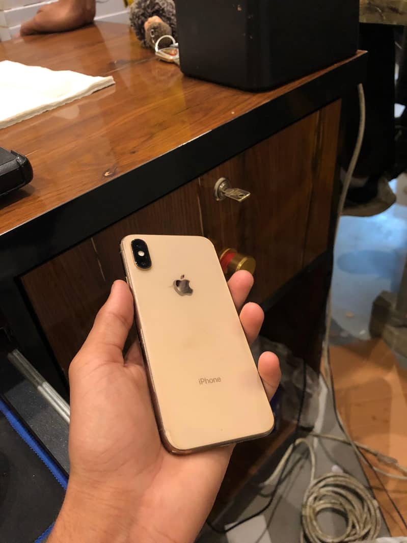 iPhone XS 4