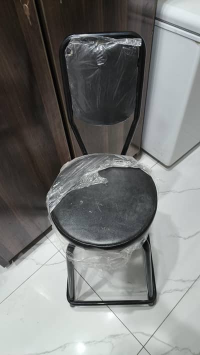 chair / stool
