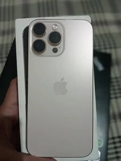 Apple iPhone 16 Pro Max