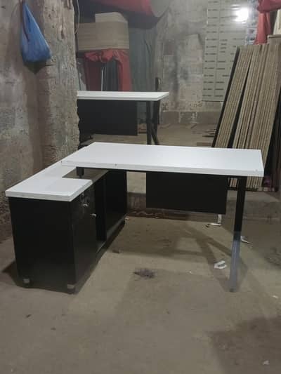 Boss table, Manager table, Conference table