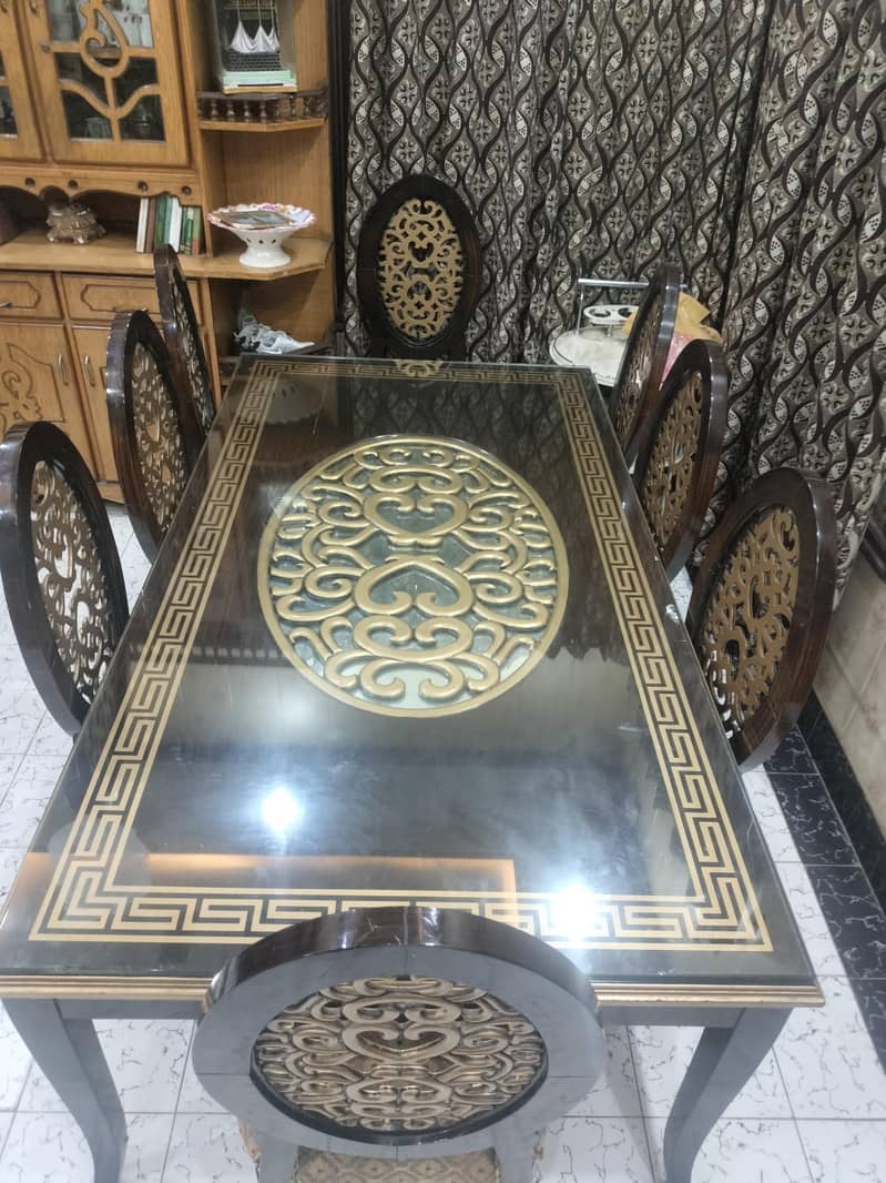 Dining table 0