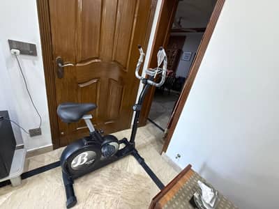 Cycle new buy ki h maina safsutri condition he 1 yaan 2 din usd ki h