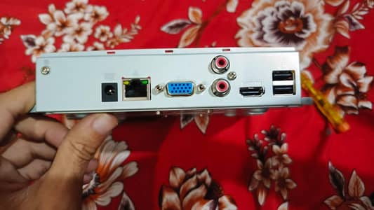 Dahua NVR2104-4KS3 8-channel Network Video Recorder.