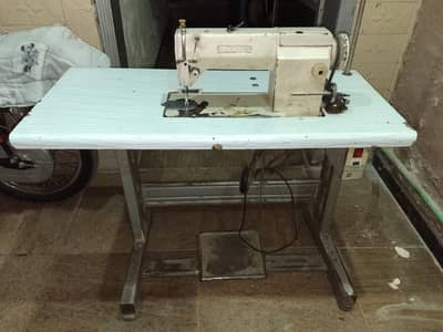 SunStar Juki Sewing Machine in Great Running Condition