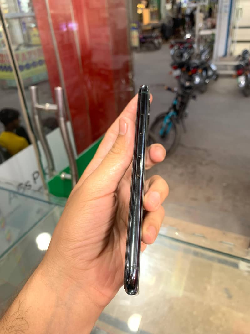 iPhone 11 pro max 3