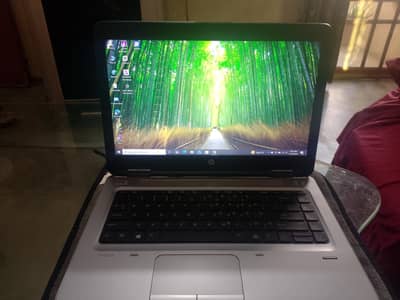 very best quality laptop HP brand with charger and very good condition