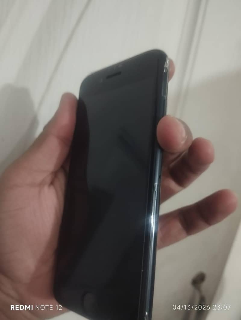 apple iPhone SE 3rd generation 1