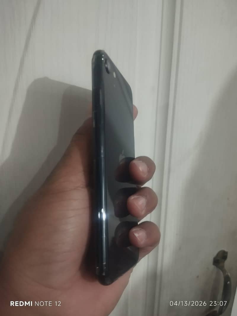 apple iPhone SE 3rd generation 3