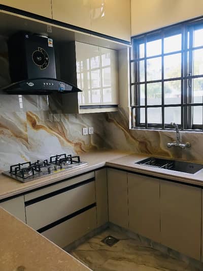 10 Marla Ground Portion