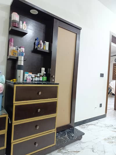 dressing table for sale in good condition