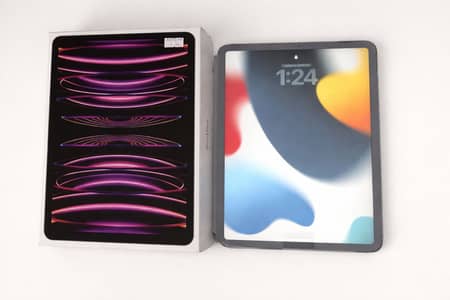 iPad M2 Chip 4th Gen With Box + Charger 