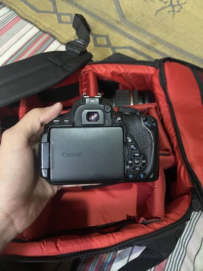 Cannon 700D