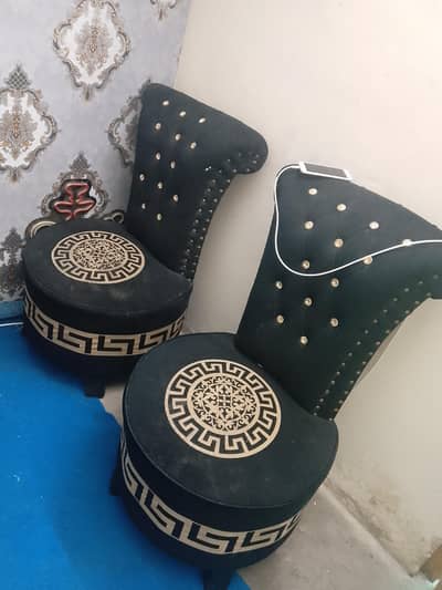 bed driving said tabal 2 sofa 1 small tabal