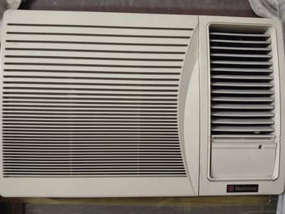 National Window AC 1.5 Ton - Excellent Condition Full copper