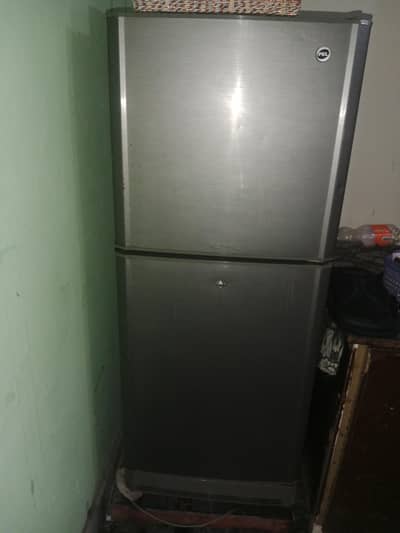 PEL Medium Size Refrigerator – Energy Efficient | Ideal for Home Use