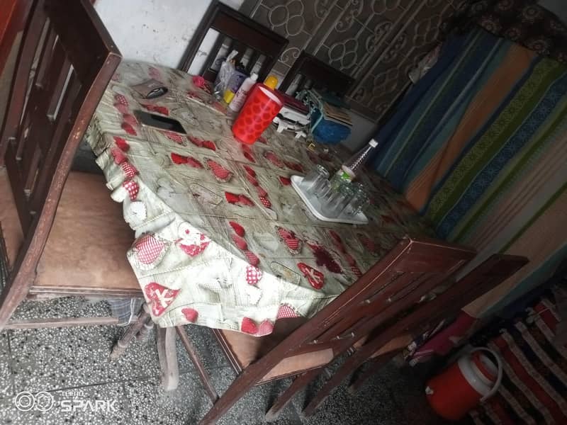 6 seats dining table 0