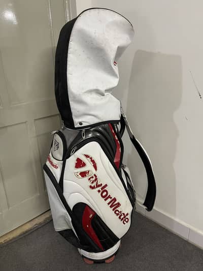 TailorMade tour preferred staff bag