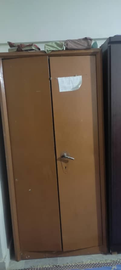 iron/lohay Almari cupboard