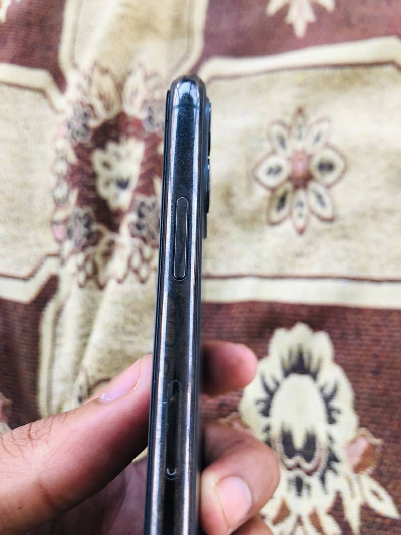 iPhone 11 pro max 6