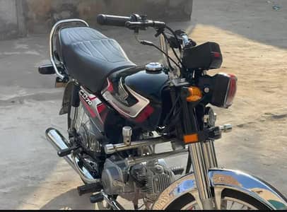 Honda CD 70cc  new bike number lagni wala h urgent sell bio available