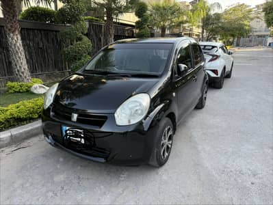 Toyota Passo pearl black