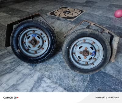 Supporting wheel for scooty