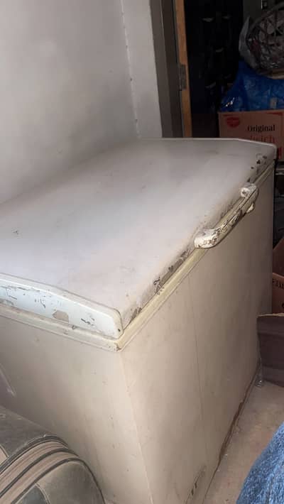 Dawlance deep freezer