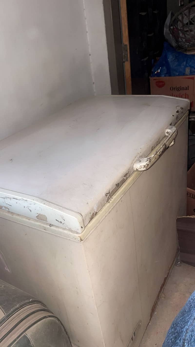 Dawlance deep freezer 0
