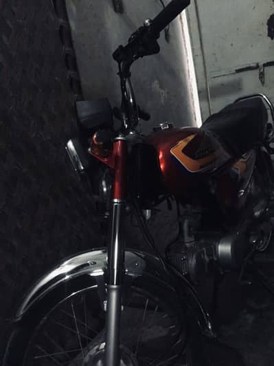 Galxy bike 0 meter 4 month chalayi h first owner best condition h