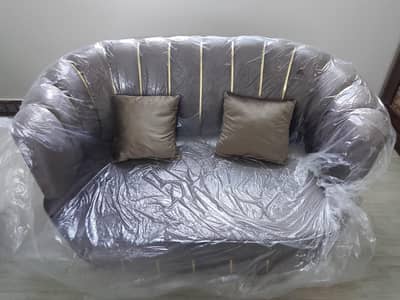 New Sofa 2 seater Negotiate hojayega