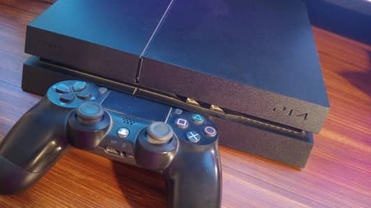 PS 4 with controller 