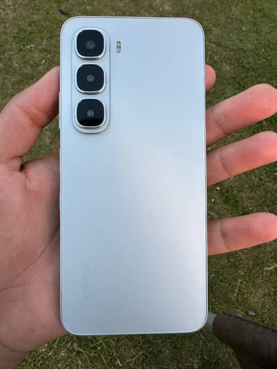 Infinix Hot 60 i 8+8/256