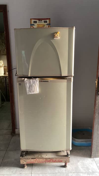 Dawlance Medium refrigerator used